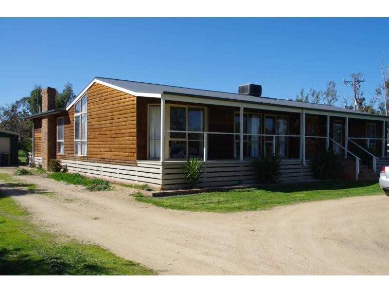 7052 Murray Valley Highway, Koonoomoo VIC 3644