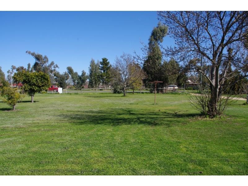 7052 Murray Valley Highway, Koonoomoo VIC 3644