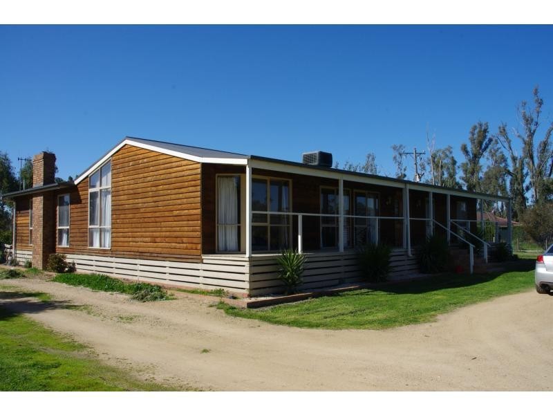 7052 Murray Valley Highway, Koonoomoo VIC 3644