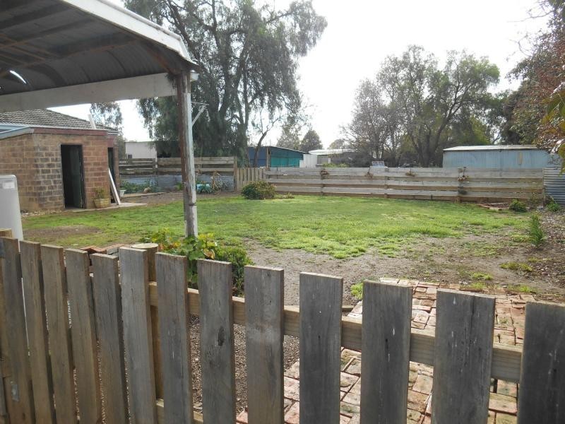 19 Beek Street, Katamatite VIC 3649