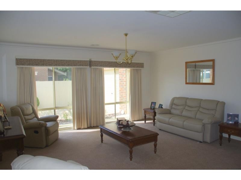 6 Amaroo Avenue, Barooga NSW 3644