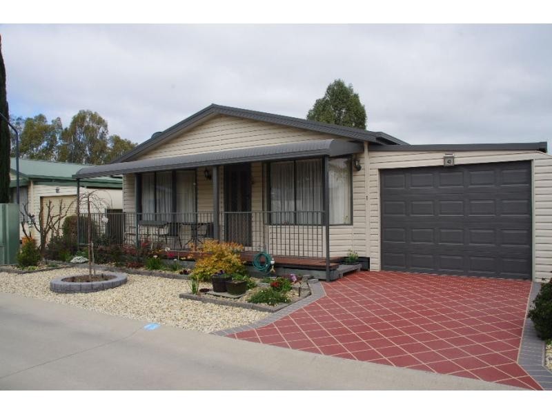 43 Oasis Drive, Oasis Village, Cobram VIC 3644