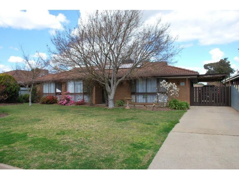24 Toms Drive, Cobram VIC 3644