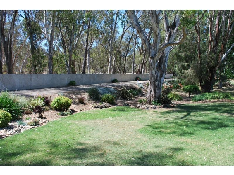 7 Grant Court, Cobram VIC 3644