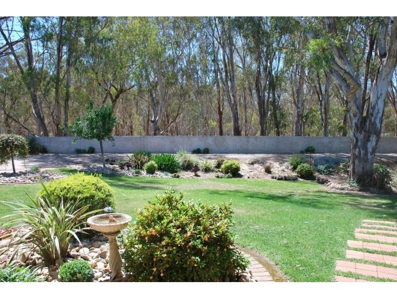 7 Grant Court, Cobram VIC 3644