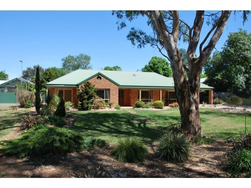 7 Grant Court, Cobram VIC 3644