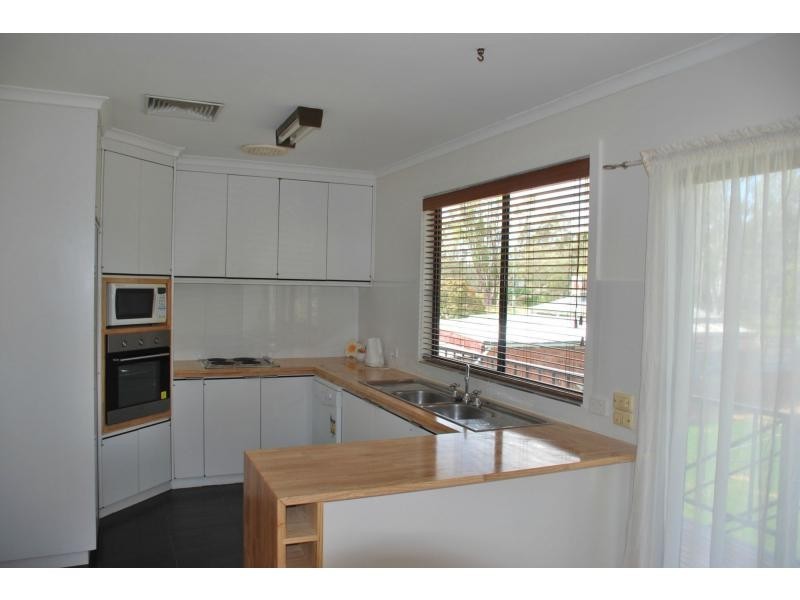 6 Hillson Street, Tocumwal NSW 2714
