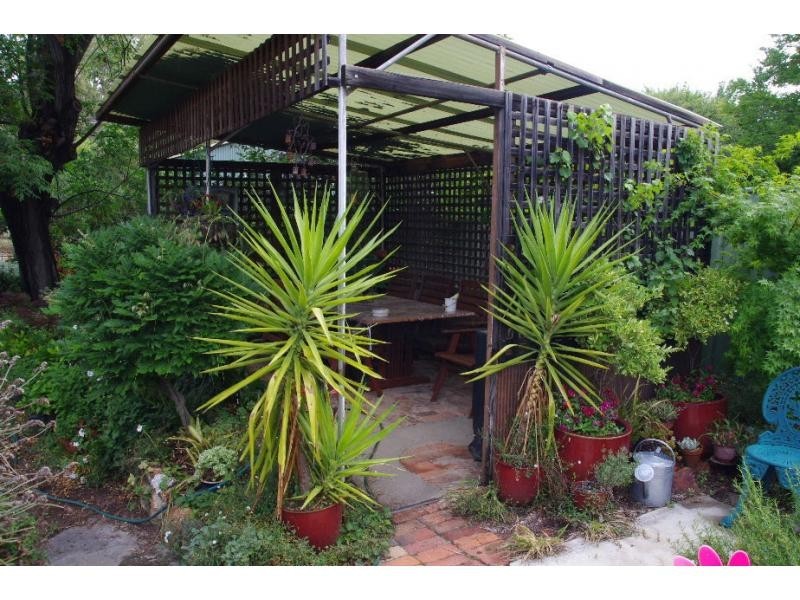 69 Hennessy Street, Tocumwal NSW 2714