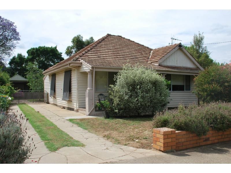 18 Thompson Avenue, Cobram VIC 3644