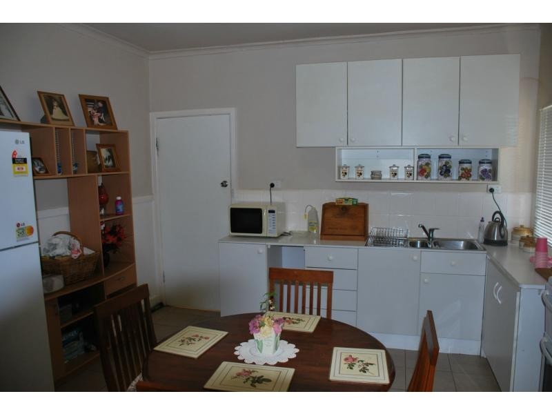 18 Thompson Avenue, Cobram VIC 3644