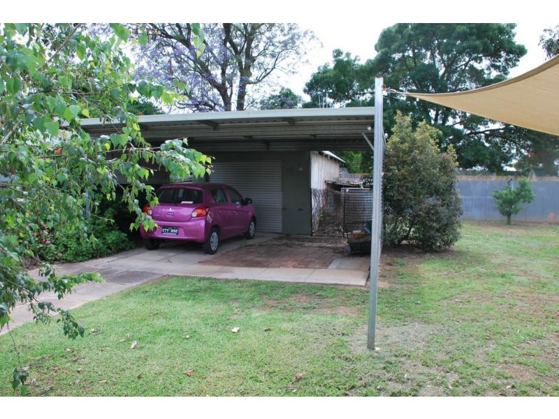 18 Thompson Avenue, Cobram VIC 3644
