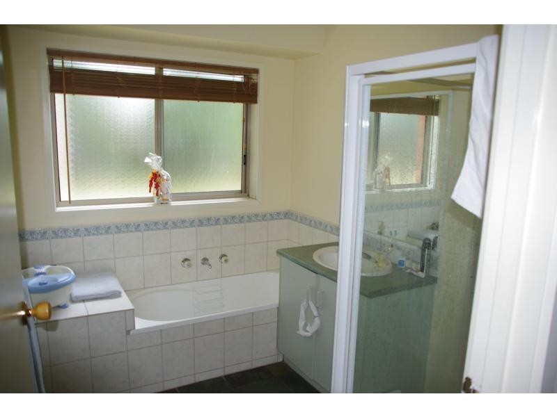 Unit 2/5 Manse Road, Cobram VIC 3644