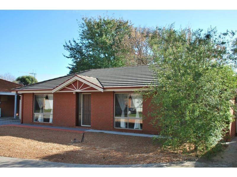 Unit 2/5 Manse Road, Cobram VIC 3644