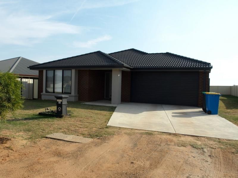 24 Gattuso Drive, Cobram VIC 3644