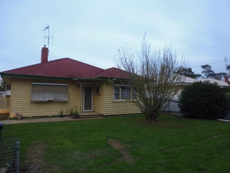 6 Lisfarron Avenue, Cobram VIC 3644