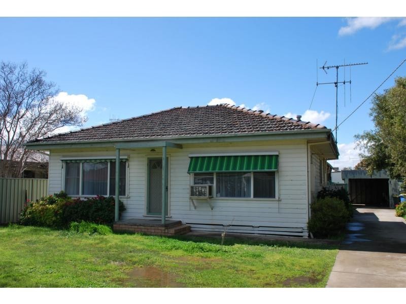 12 Warkil Street, Cobram VIC 3644