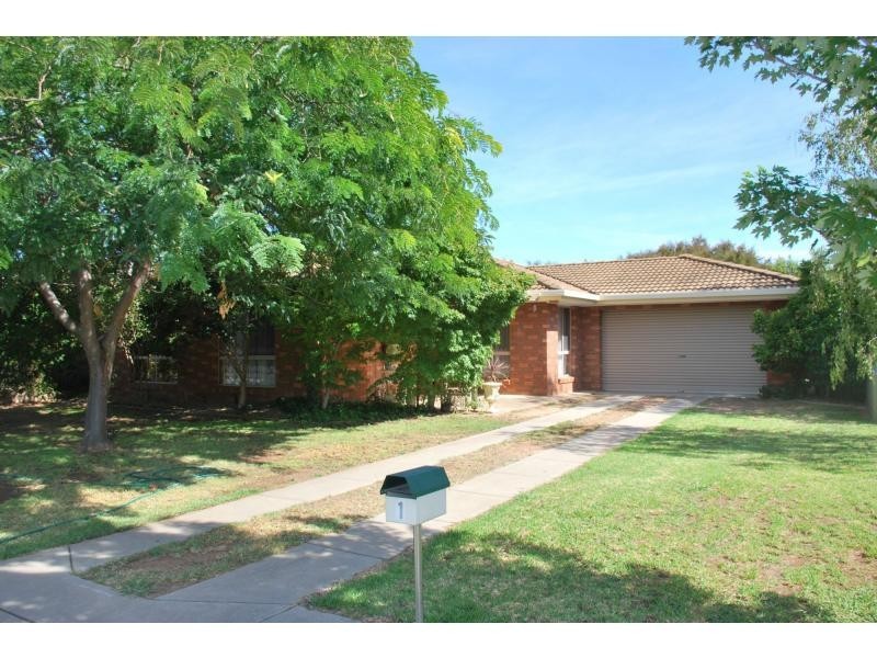 1 Hiles Court, Tocumwal NSW 2714