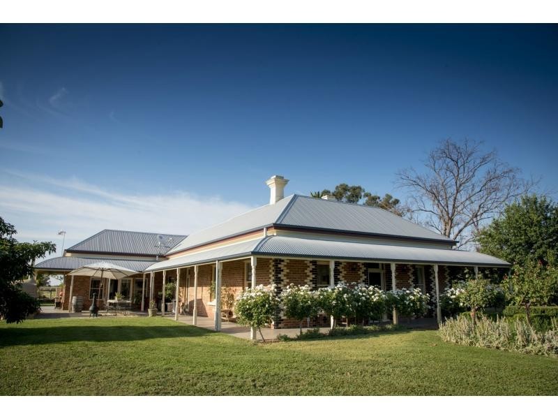 52 Dunkirk Road, Yarroweyah VIC 3644