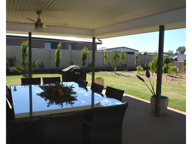 8 Villa Court, Cobram VIC 3644