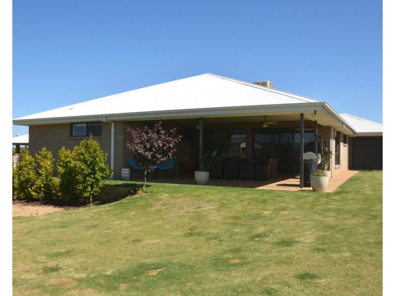 8 Villa Court, Cobram VIC 3644