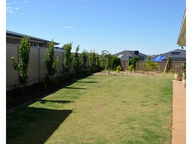 8 Villa Court, Cobram VIC 3644