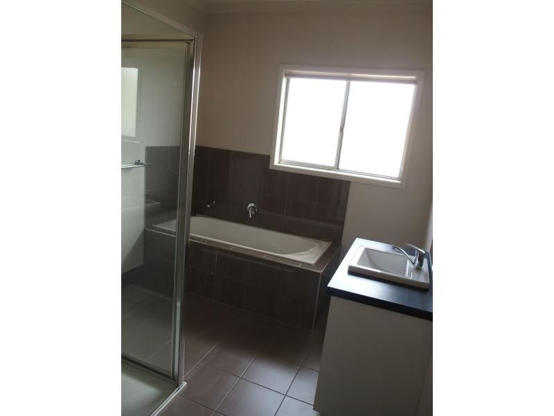 1 Glenavon Avenue, Cobram VIC 3644