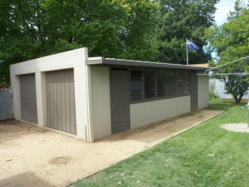 1 Glenavon Avenue, Cobram VIC 3644