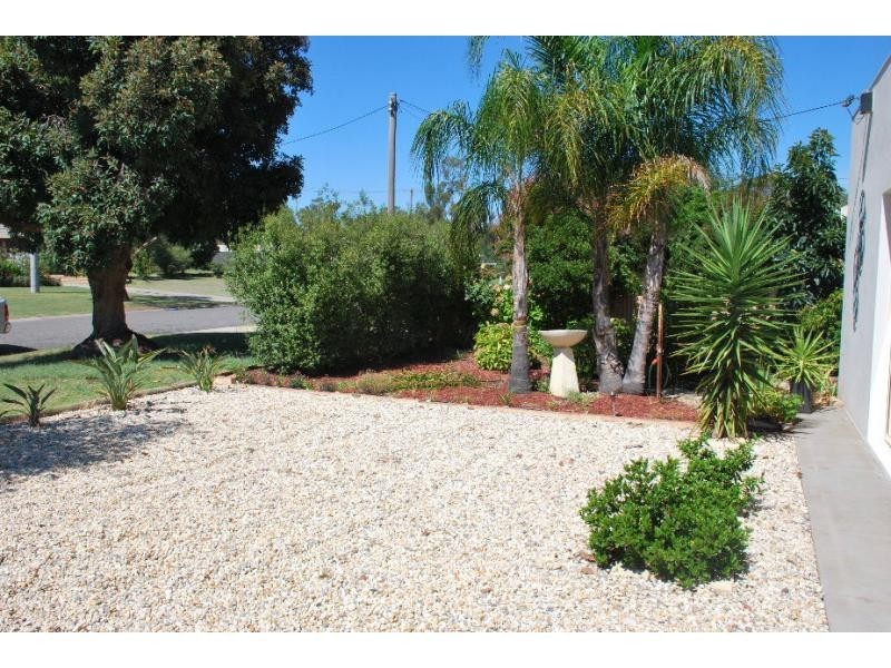 12 Howard Street, Barooga NSW 3644