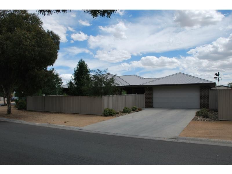 14 Bisogni Drive, Cobram VIC 3644