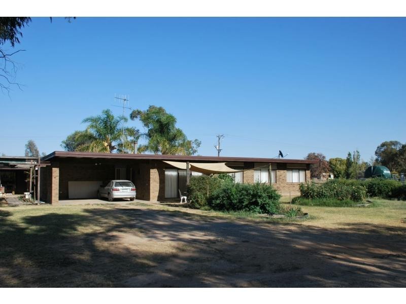 10 Kangan Road, Koonoomoo VIC 3644