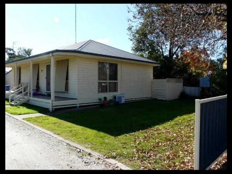 Unit 1 & 2/128 Deniliquin Street, Tocumwal NSW 2714