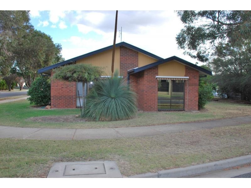 25 Burke Court, Cobram VIC 3644