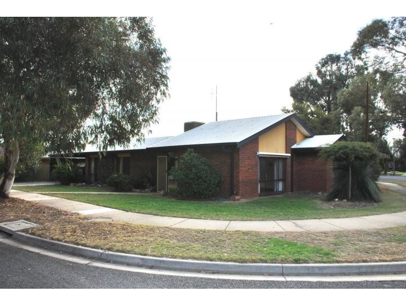 25 Burke Court, Cobram VIC 3644