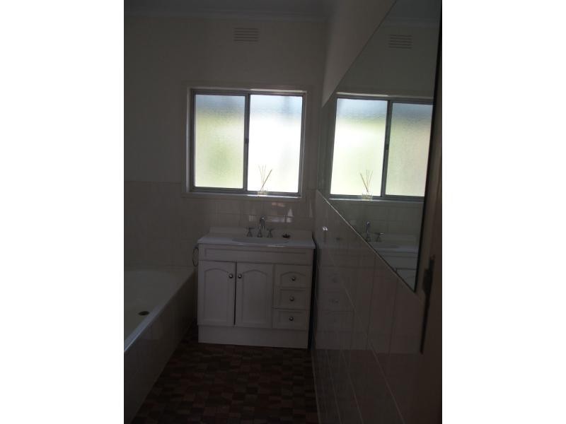 27 Wirbil Street, Cobram VIC 3644