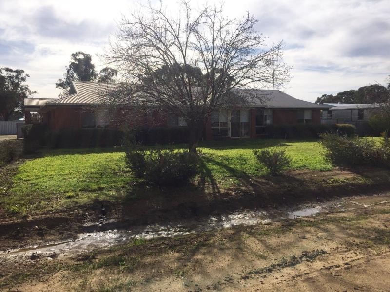 10 Osborne Street, Berrigan NSW 2712