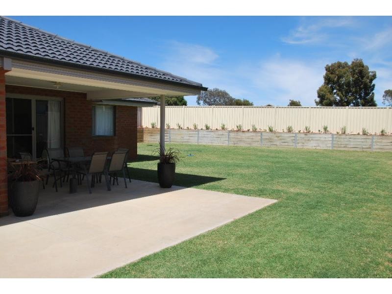 10 Scenic Drive, Cobram VIC 3644
