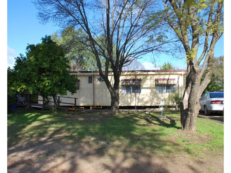 73 Hennessy Street, Tocumwal NSW 2714