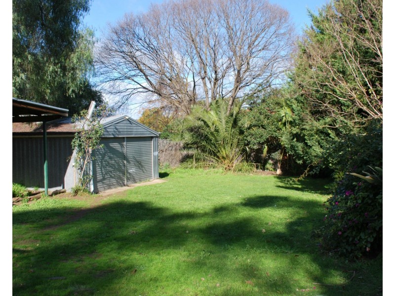 73 Hennessy Street, Tocumwal NSW 2714