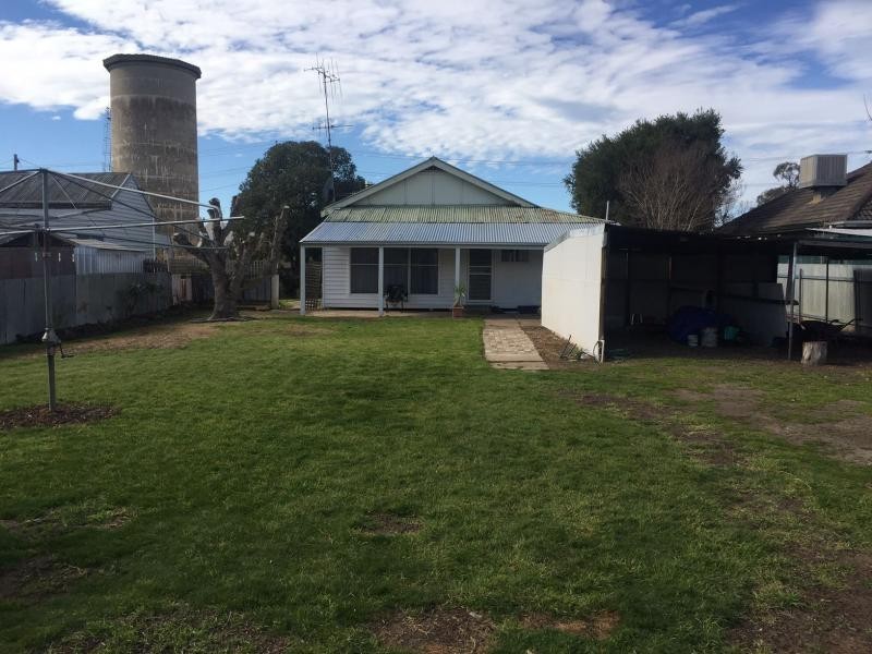 17 Cobram Street, Berrigan NSW 2712