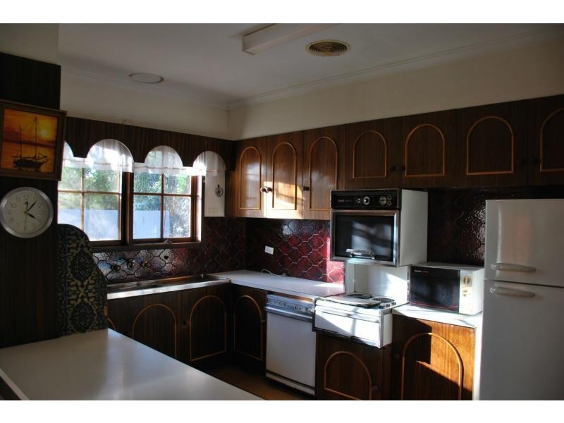 27 Beek Street, Katamatite VIC 3649