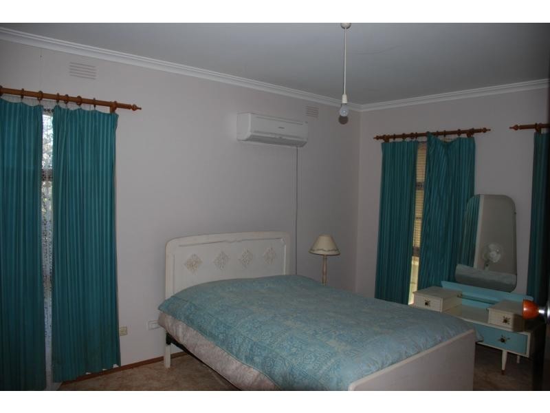 27 Beek Street, Katamatite VIC 3649