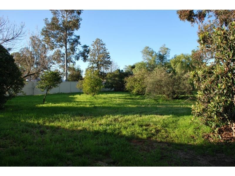 27 Beek Street, Katamatite VIC 3649