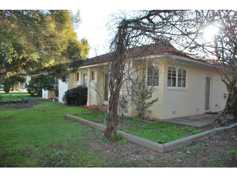 27 Beek Street, Katamatite VIC 3649