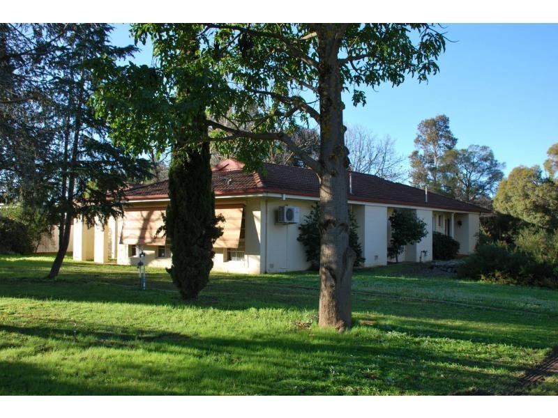 27 Beek Street, Katamatite VIC 3649