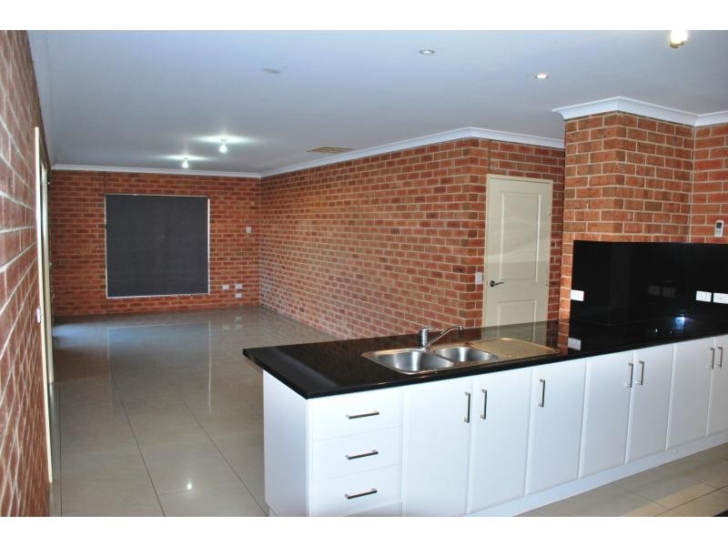 17 Dudley Park Lane, Cobram VIC 3644