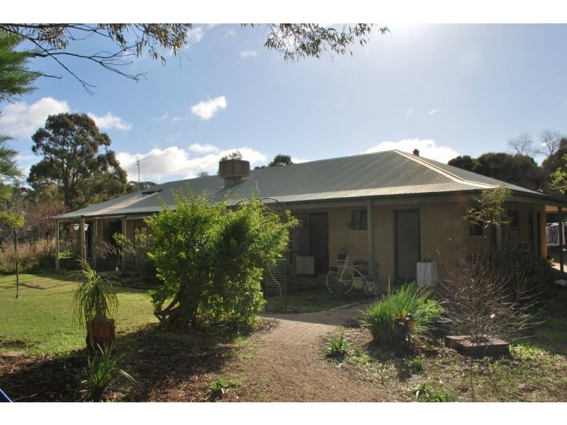221 Newell Highway, Tocumwal NSW 2714