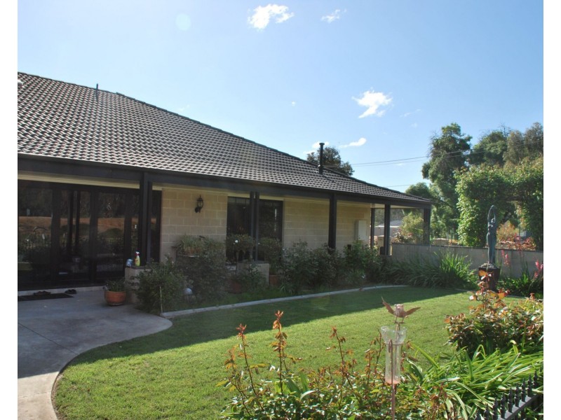 3 Karook Street, Cobram VIC 3644