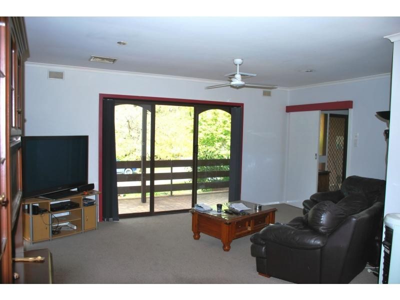 11 Brepbir Street, Cobram VIC 3644