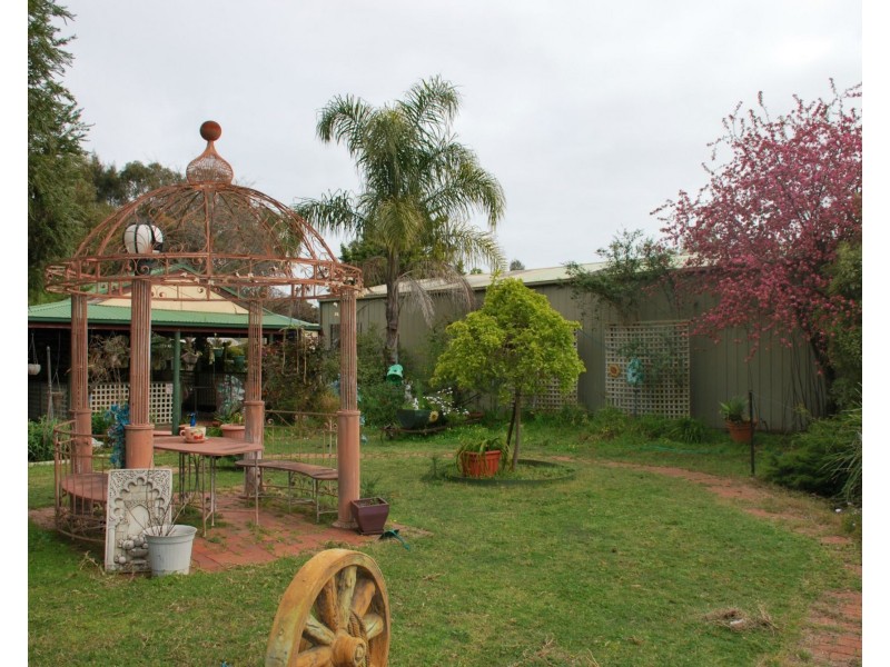 221 Newell Highway, Tocumwal NSW 2714