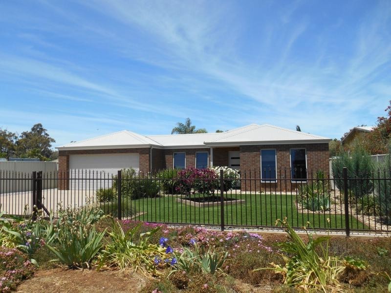 4 Foy Street, Katamatite VIC 3649
